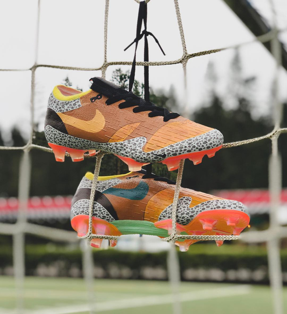 adrians customs推出定制款nike mercurial vapor足球鞋