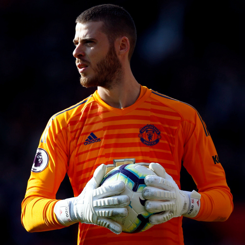 阿迪达斯为德赫亚推出英超百场零封特别版门将手套