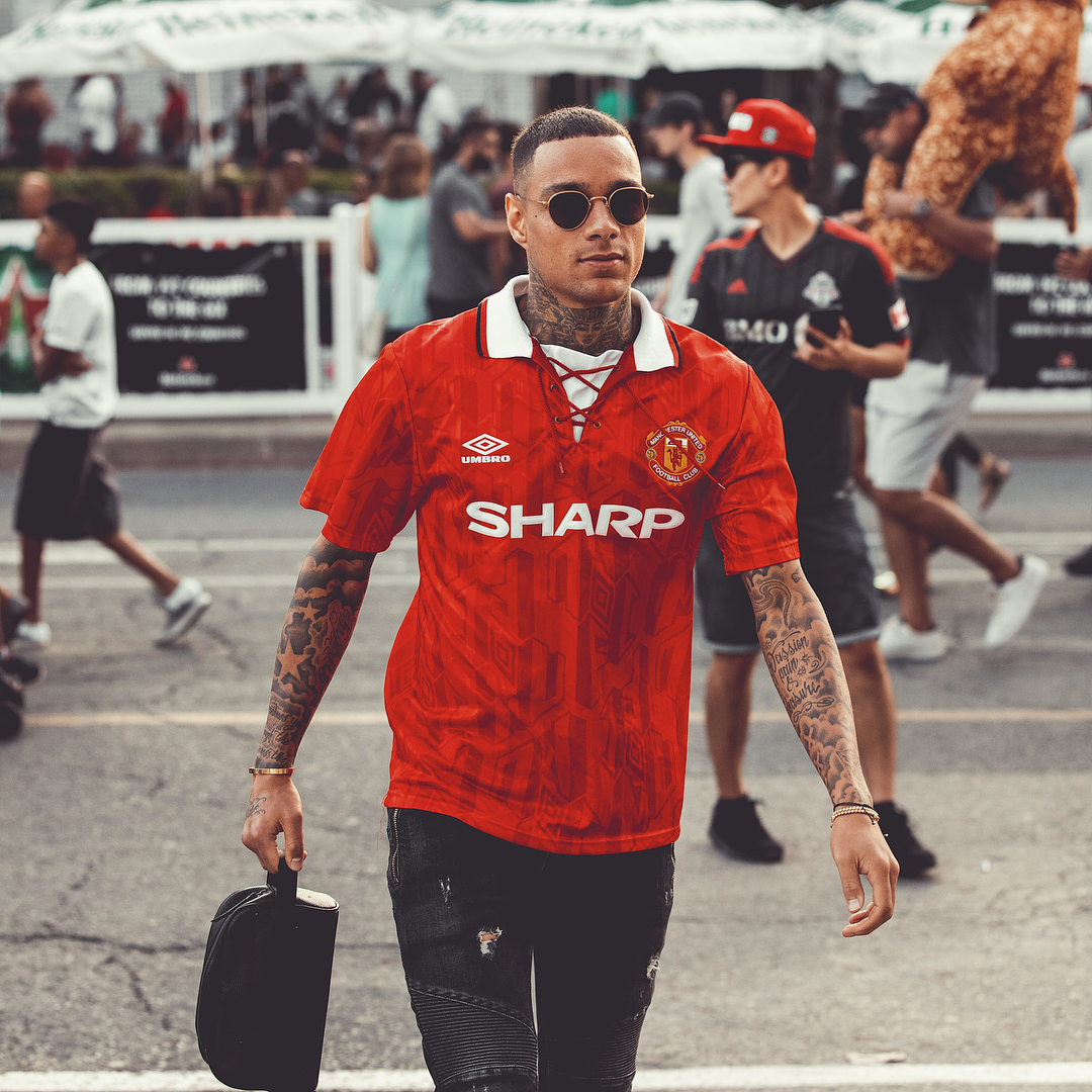 穿复古球衣也是一种时尚!