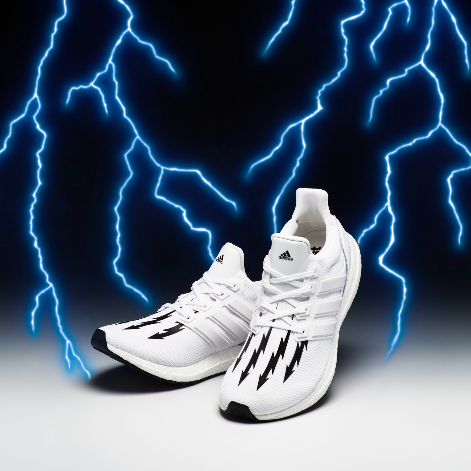 阿迪达斯携手日本潮流品牌neighborhood重磅推出首款ultraboost nbhd