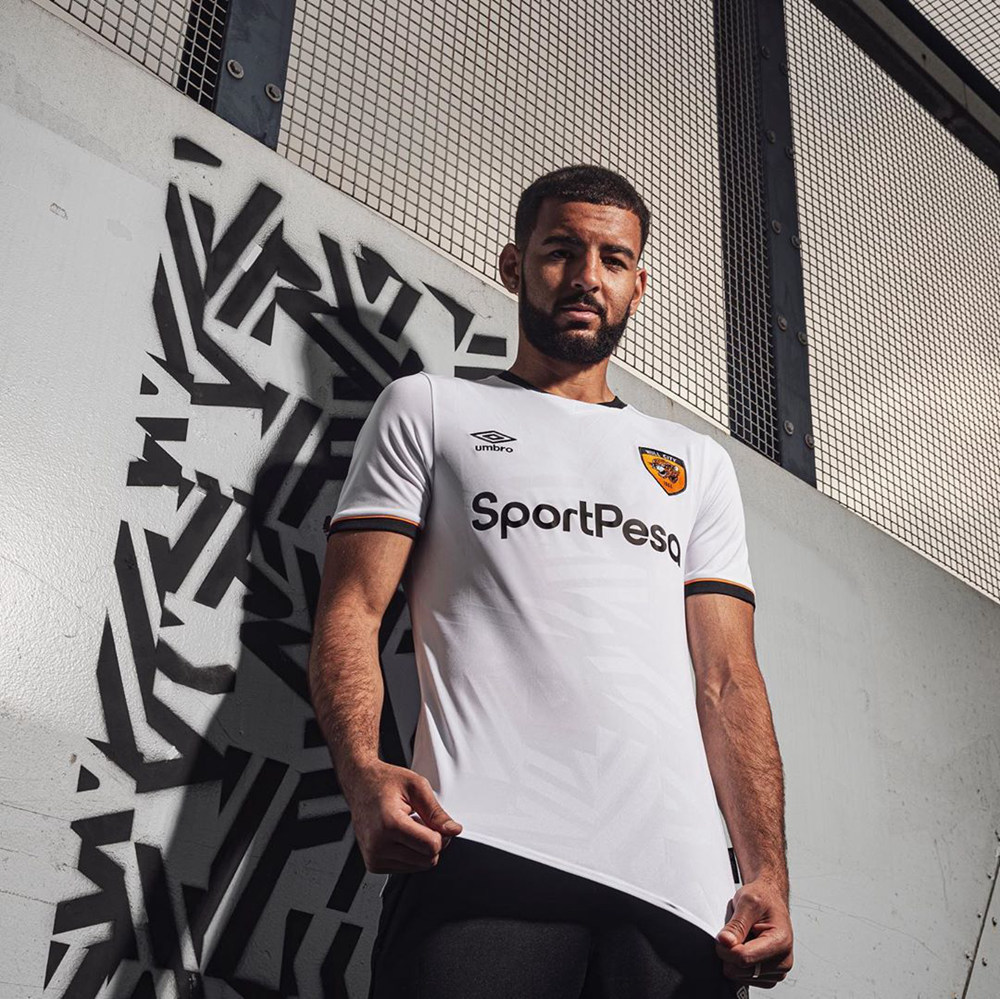 赫尔城发布2019/20赛季客场球衣