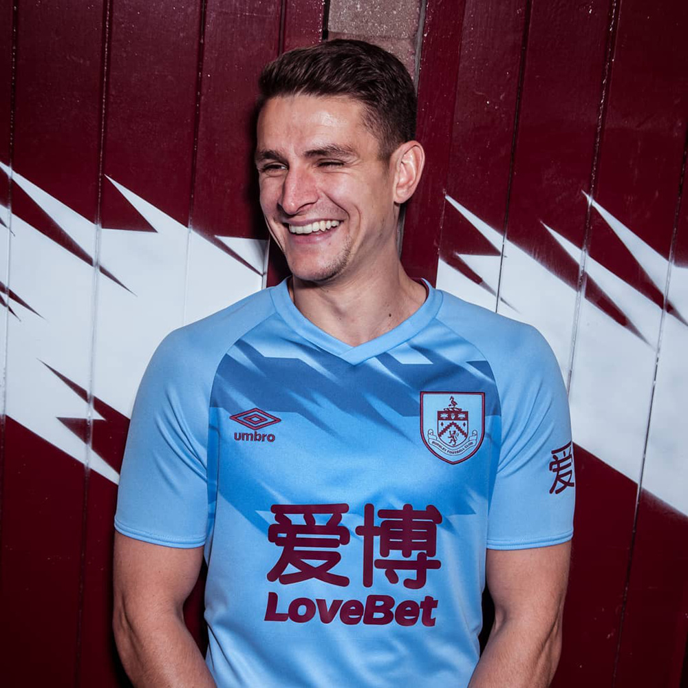 伯恩利2019/20赛季客场球衣发布