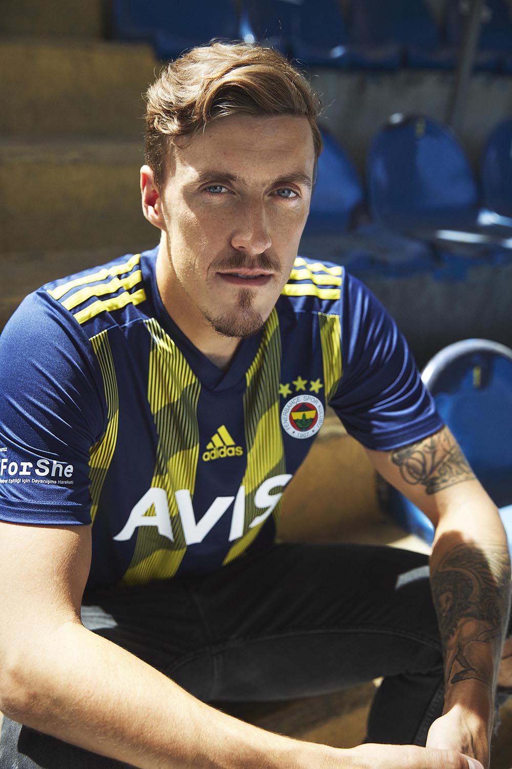 阿迪达斯发布费内巴切2019/20赛季主客场球衣