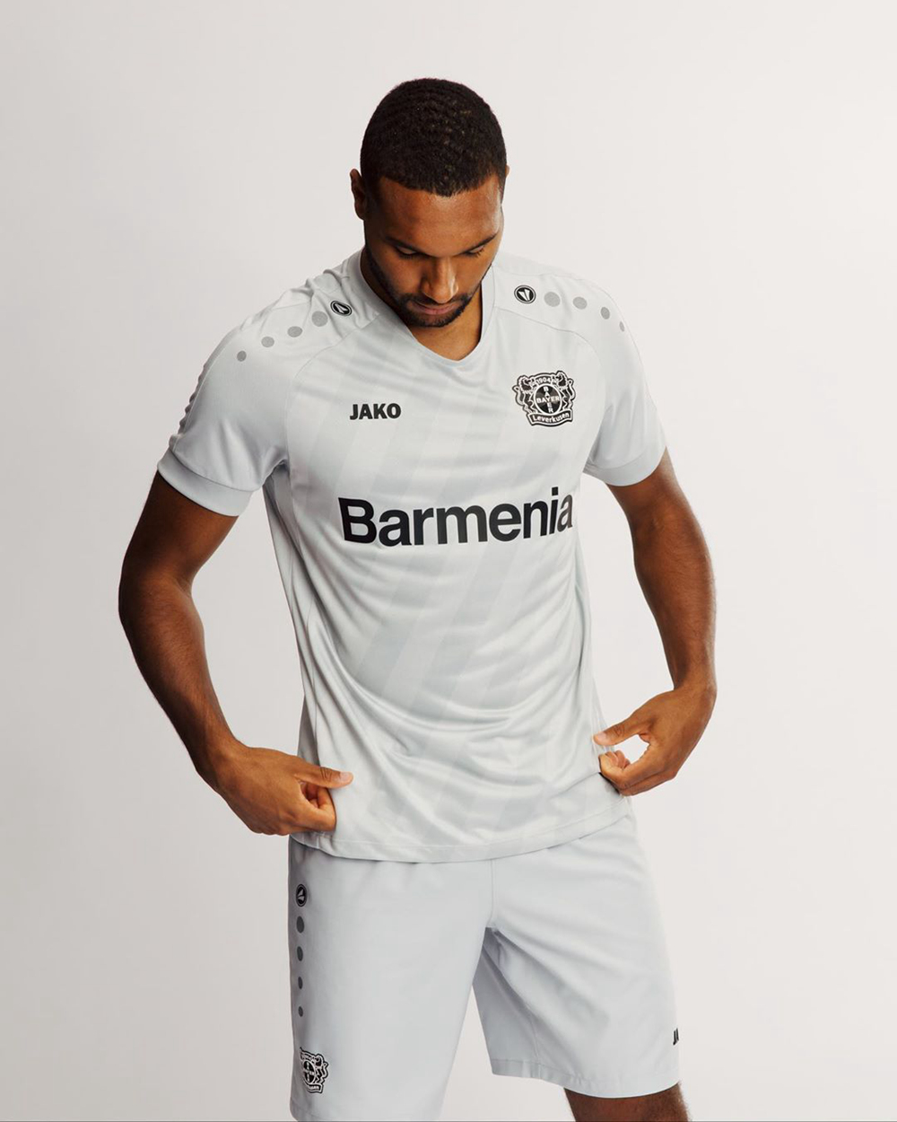 勒沃库森2019/20赛季第二客场球衣发布