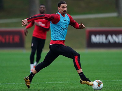 伊布拉希莫维奇上脚puma future 5.1 "spark pack"足球鞋