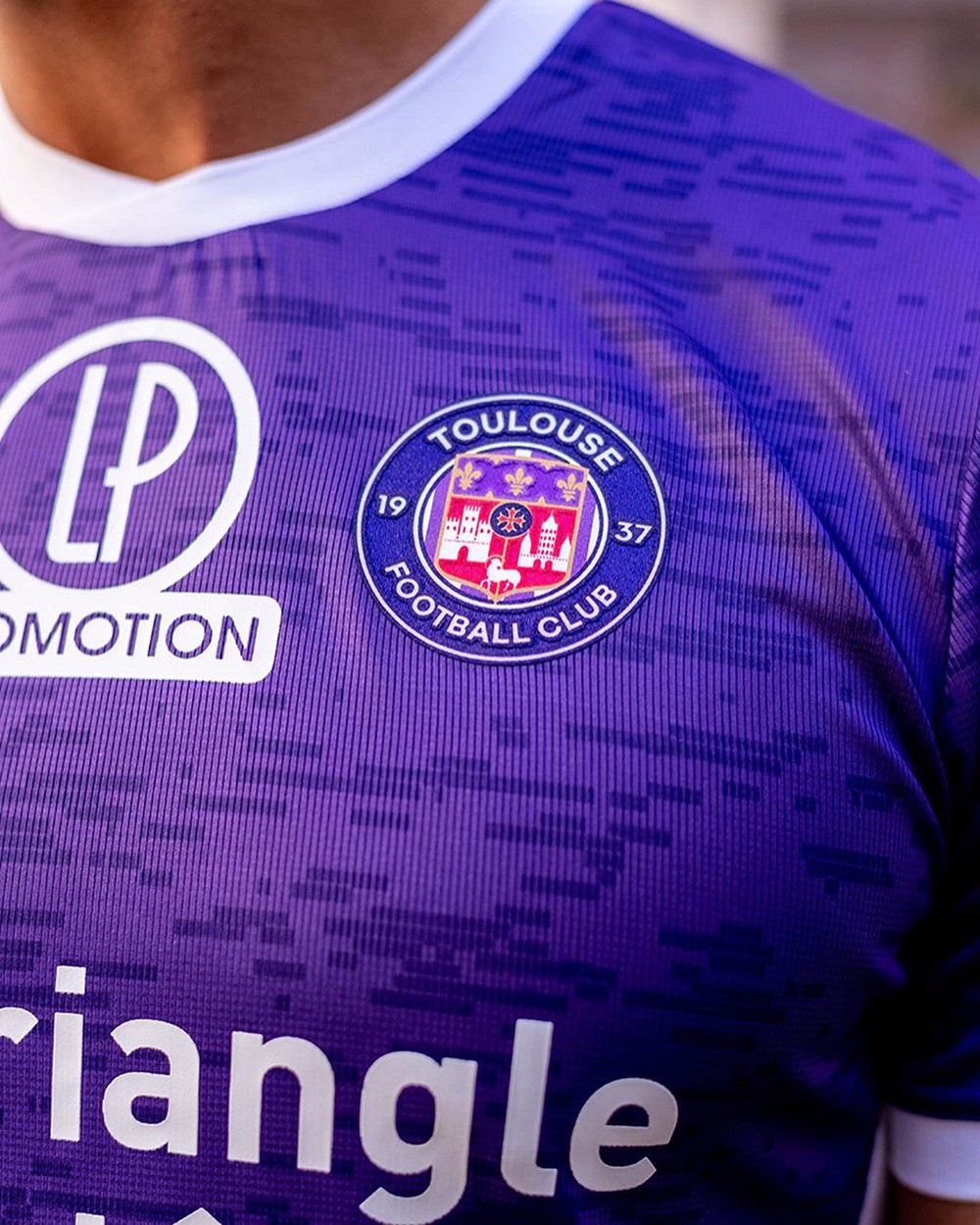 图卢兹发布202021赛季主客场球衣