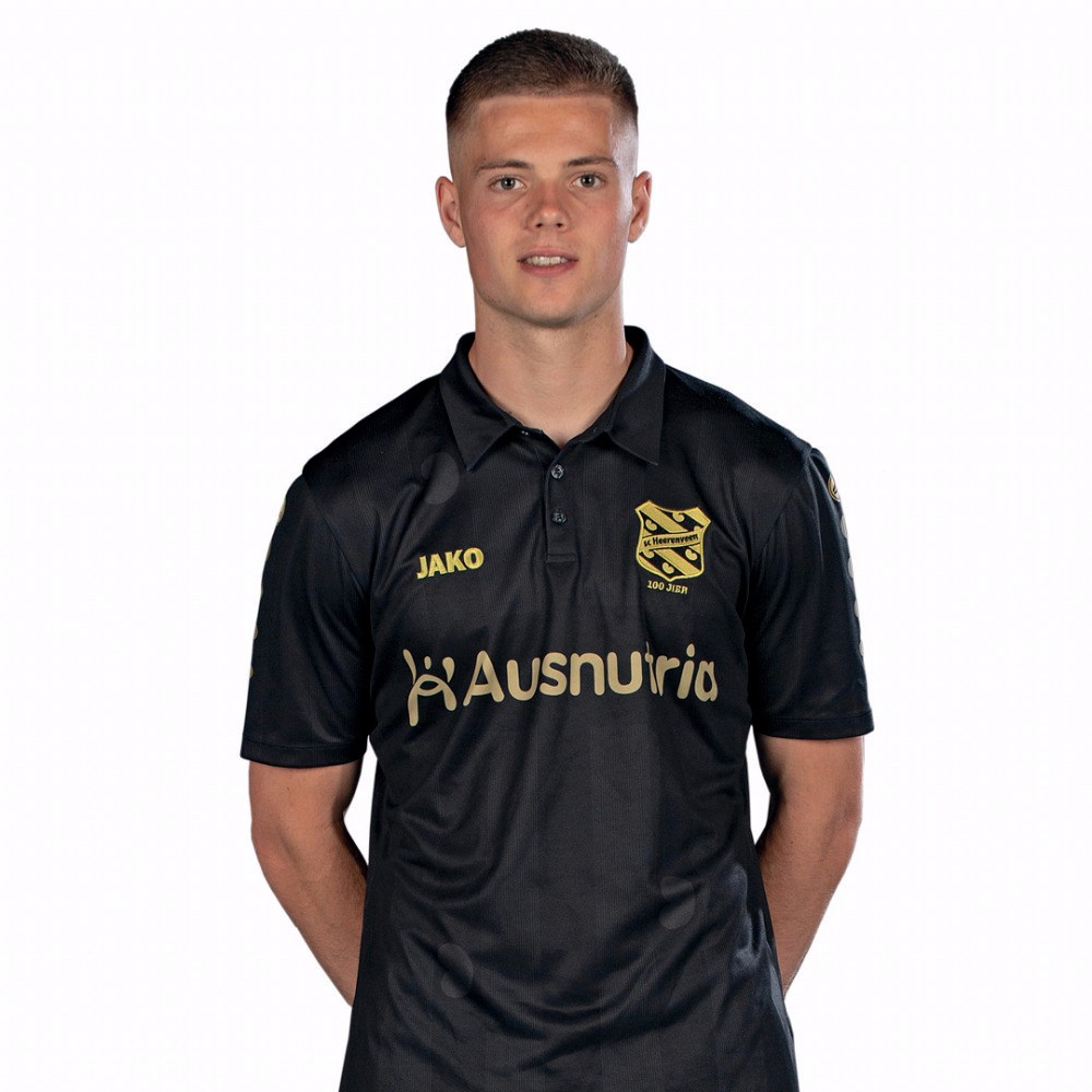 海伦芬发布2020/21赛季主客场球衣