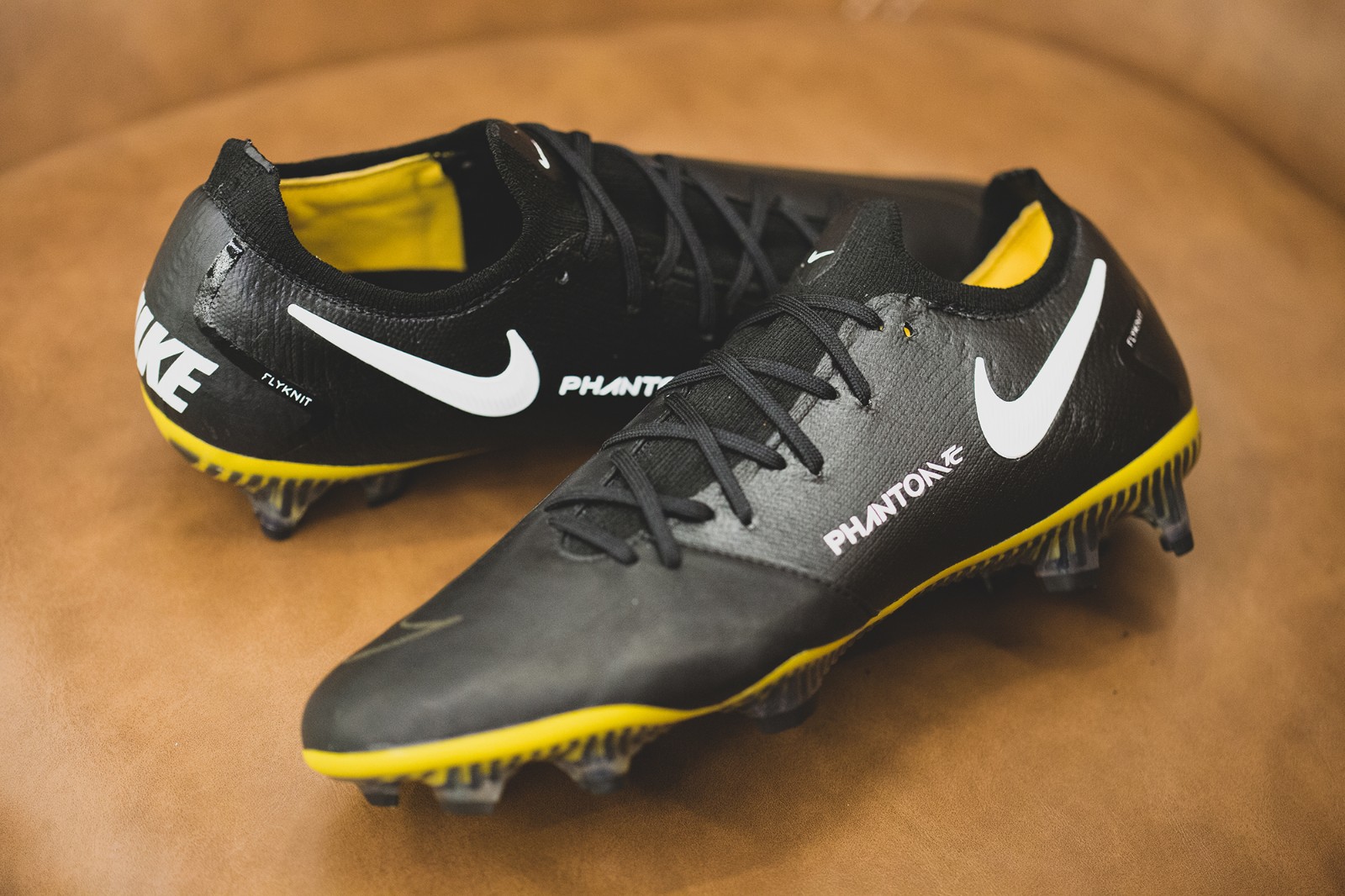 nikephantomgtelitetechcraft足球鞋