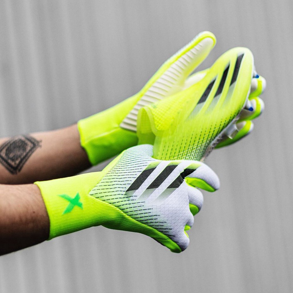 阿迪达斯推出superlativepack门将手套套装