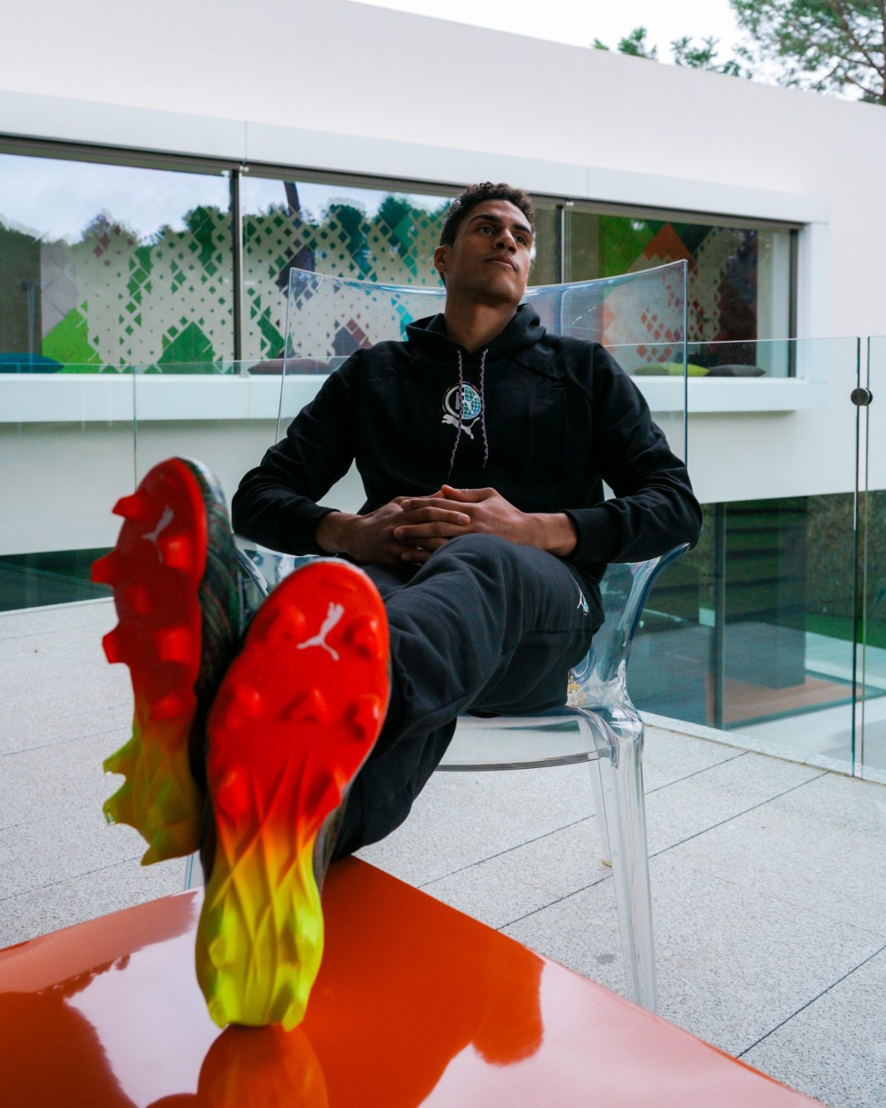 瓦拉内成为puma签约球员 - 球鞋 - 足球鞋足球装备门户_enjoyz足球