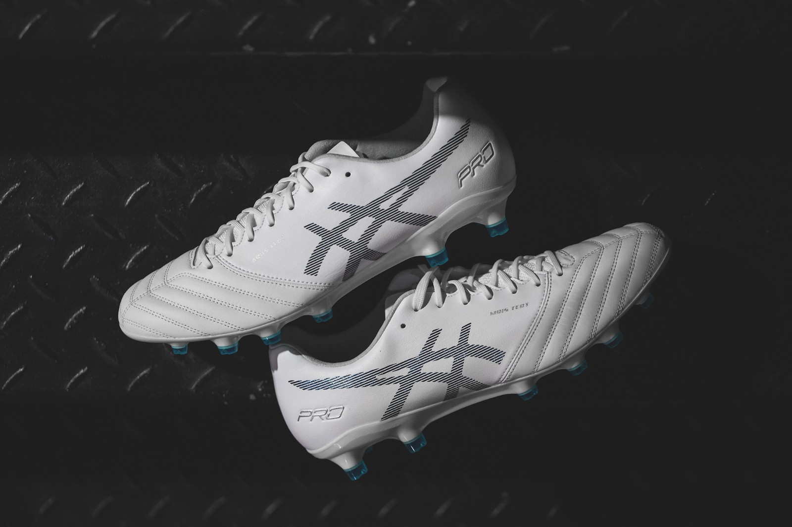 asicsdslightxflypro足球鞋