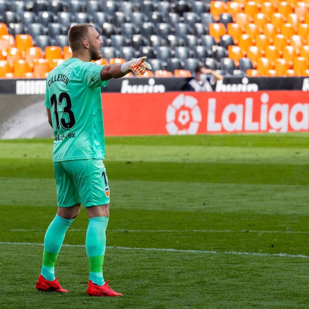 西莱森正式成为美津浓签约球员