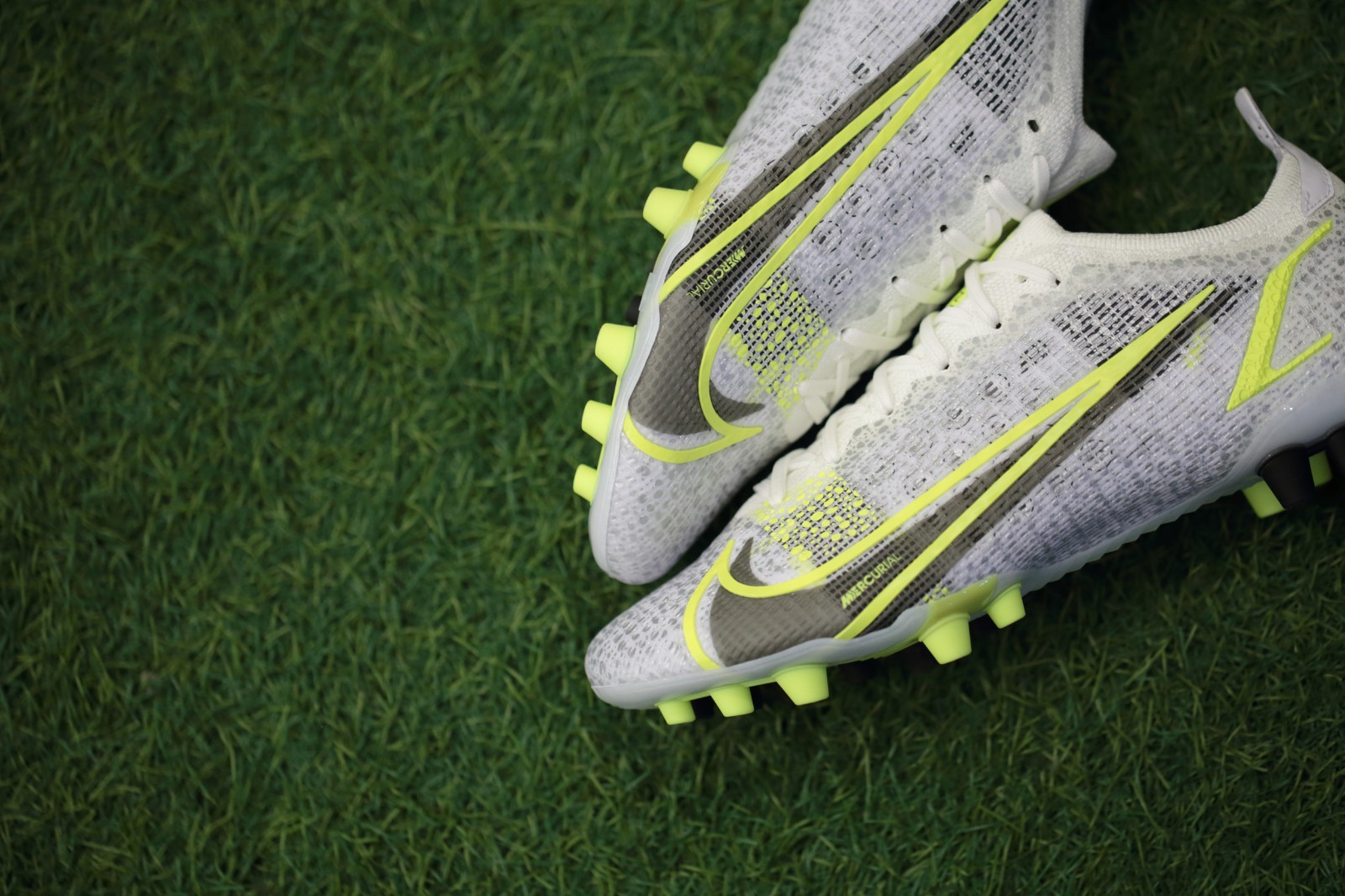 nikemercurialvapor14eliteagsilversafari足球鞋