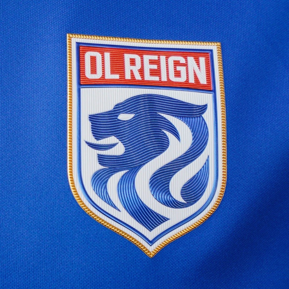 耐克发布里昂君主女足2021赛季主客场球衣