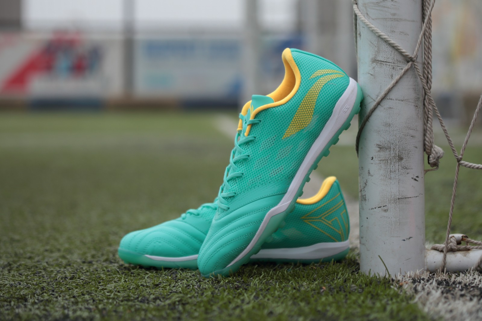 李宁铁系列2代足球鞋实战评测