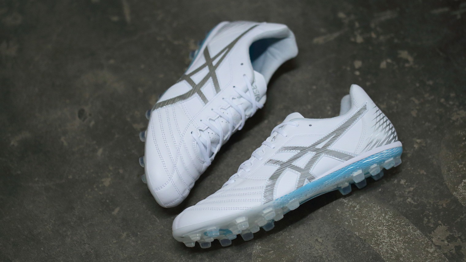 asics ds light ag l.e. 白蓝银配色足球鞋