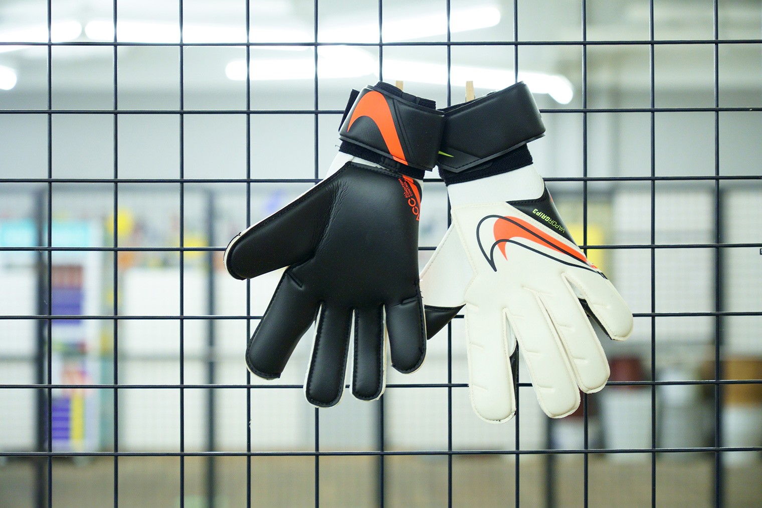 Nike GK Vapor Grip 3门将手套 球衣赏析 足球鞋足球装备门户_ENJOYZ足球装备网