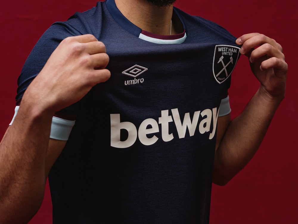 西汉姆联202122赛季第二客场球衣发布