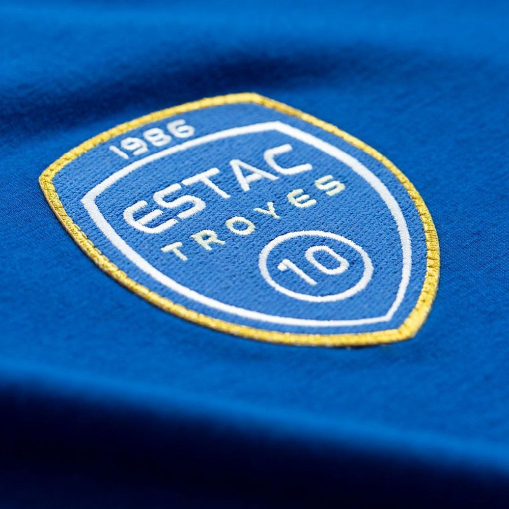 lecoqsportif发布特鲁瓦202122赛季主客场球衣