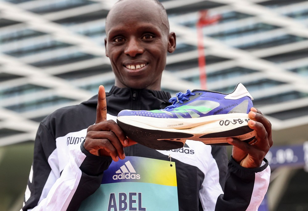 阿迪达斯adizero助推跑者在多项比赛中缔造新纪元