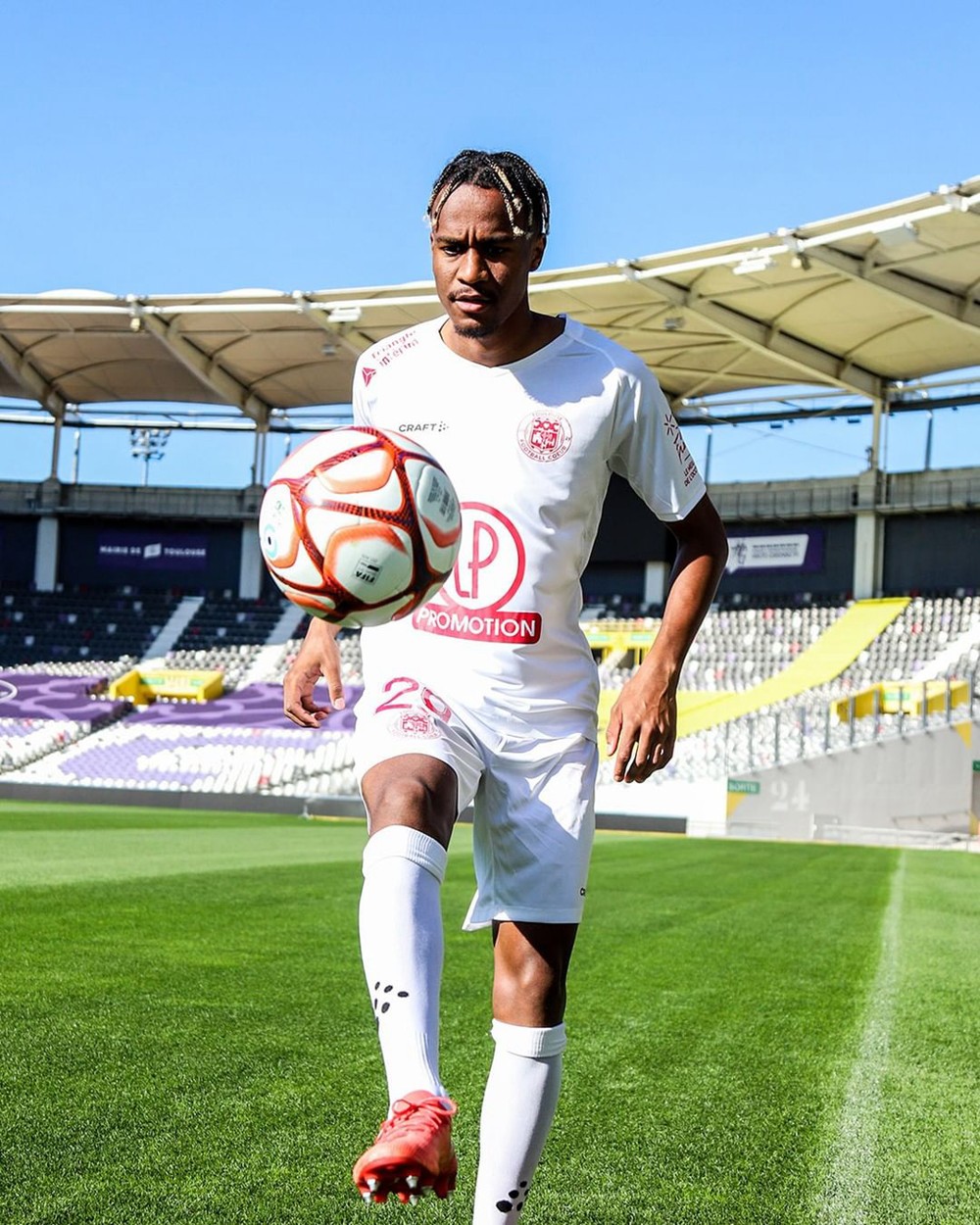 图卢兹发布toulousefootballcoeur特别版球衣