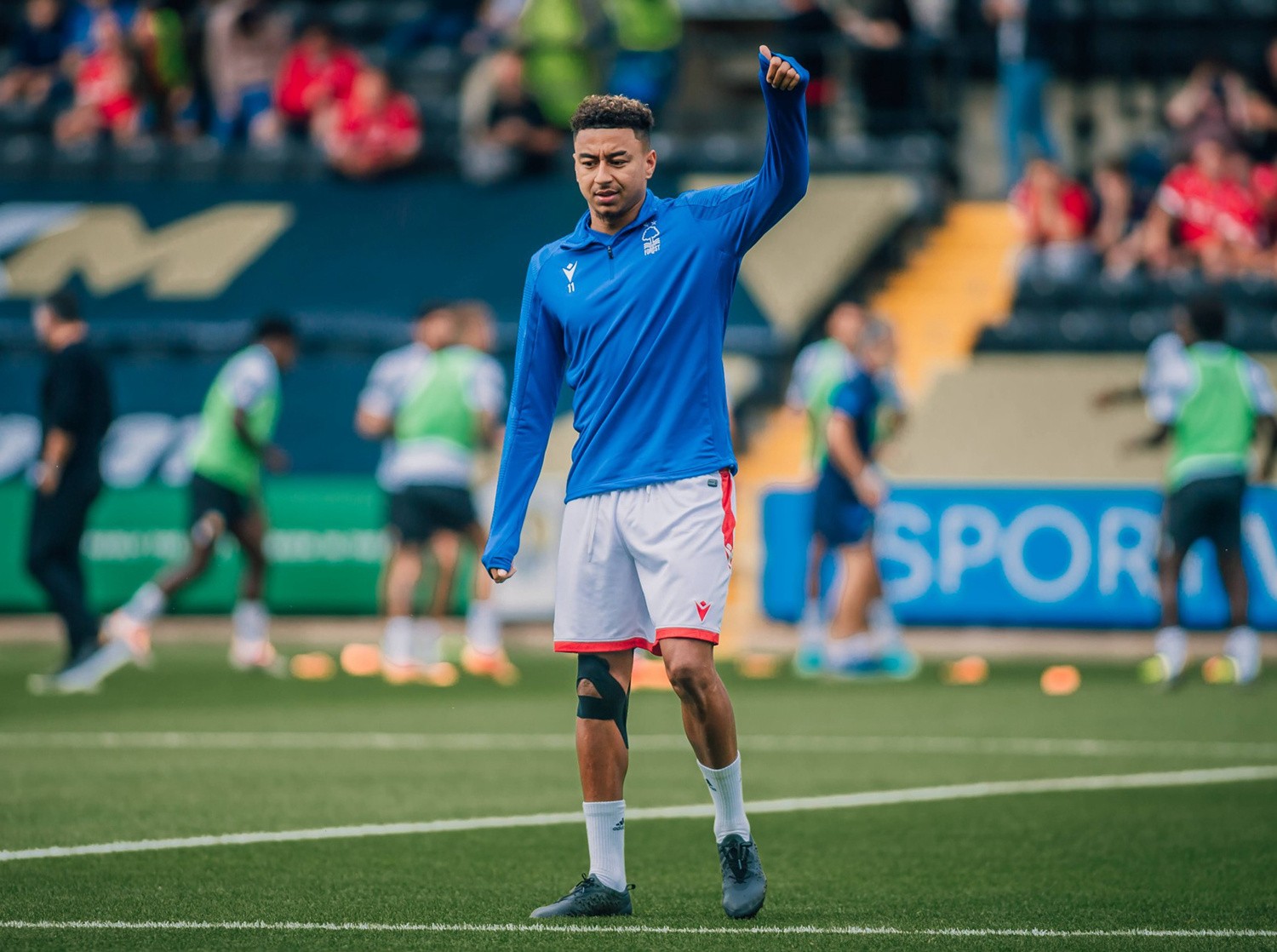 林加德热身赛上脚神秘小黑鞋 - 球鞋 - 足球鞋足球装备门户_enjoyz