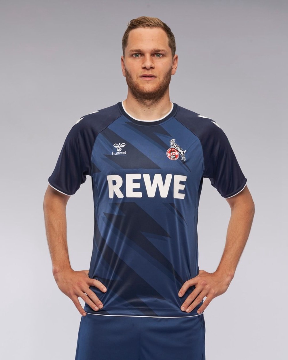 科隆发布202223赛季第二客场球衣