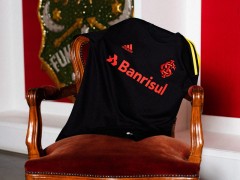 阿雷格里港国际2022/23赛季第二客场球衣发布