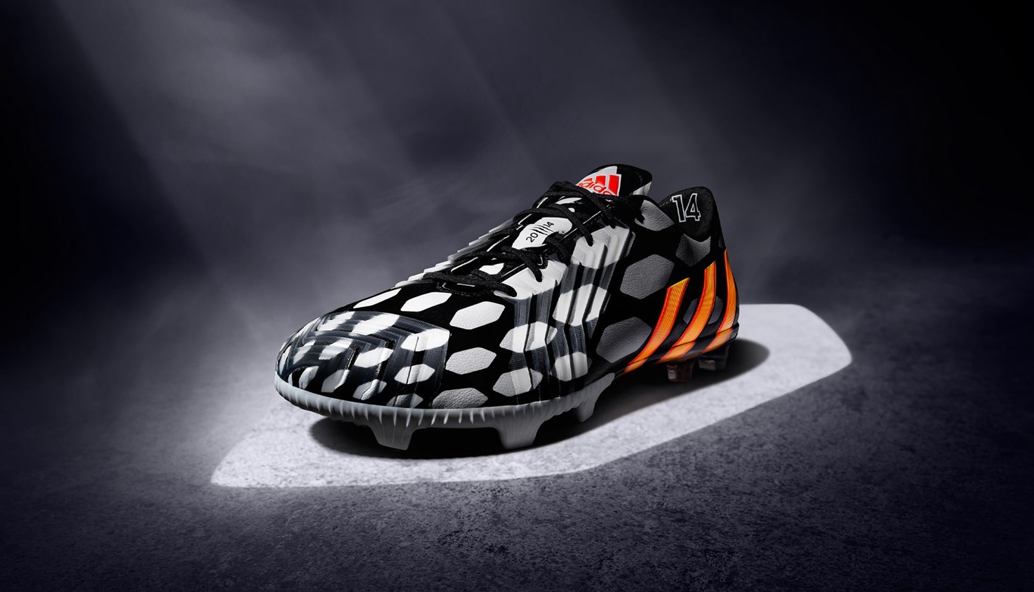 回顾阿迪达斯battlepack足球鞋套装