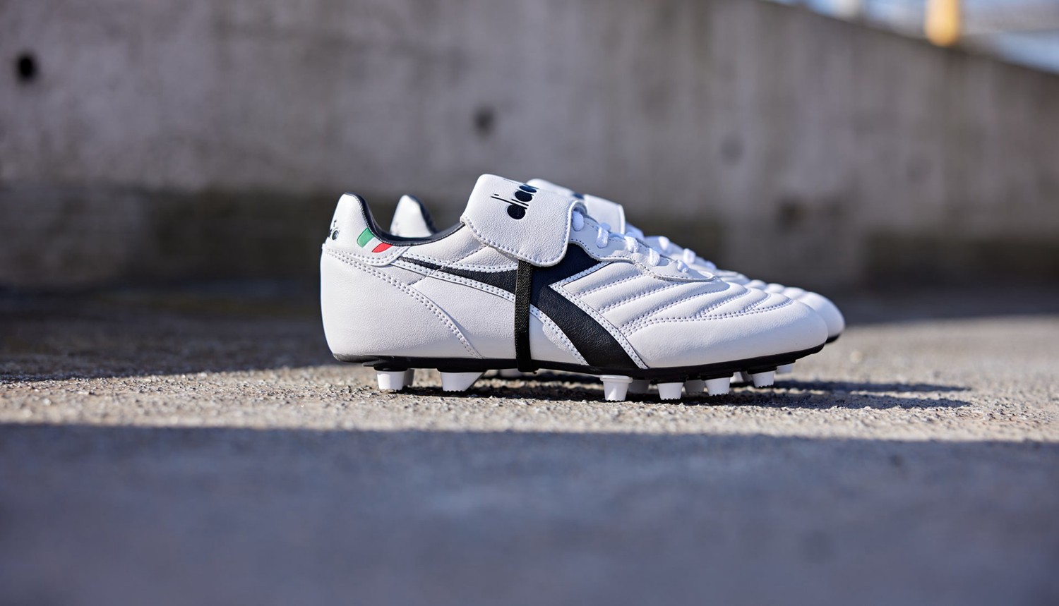 diadora推出4款新配色brasilclassico足球鞋