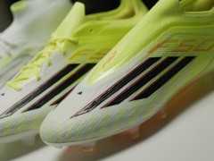 ��������Ь�����ң�adidas F50��ʤս������Ь