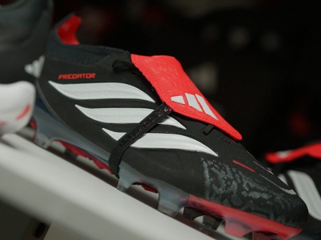 ��������Ь�����ң�adidas Predator Immortal DNA