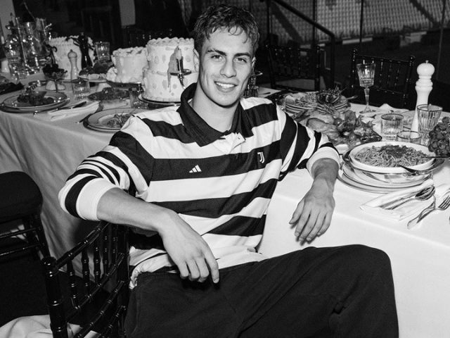 adidasΪ����ͼ˹����Studio Sgura������������