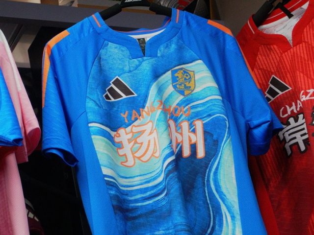 adidas���ݶ�2026�ճ�������������